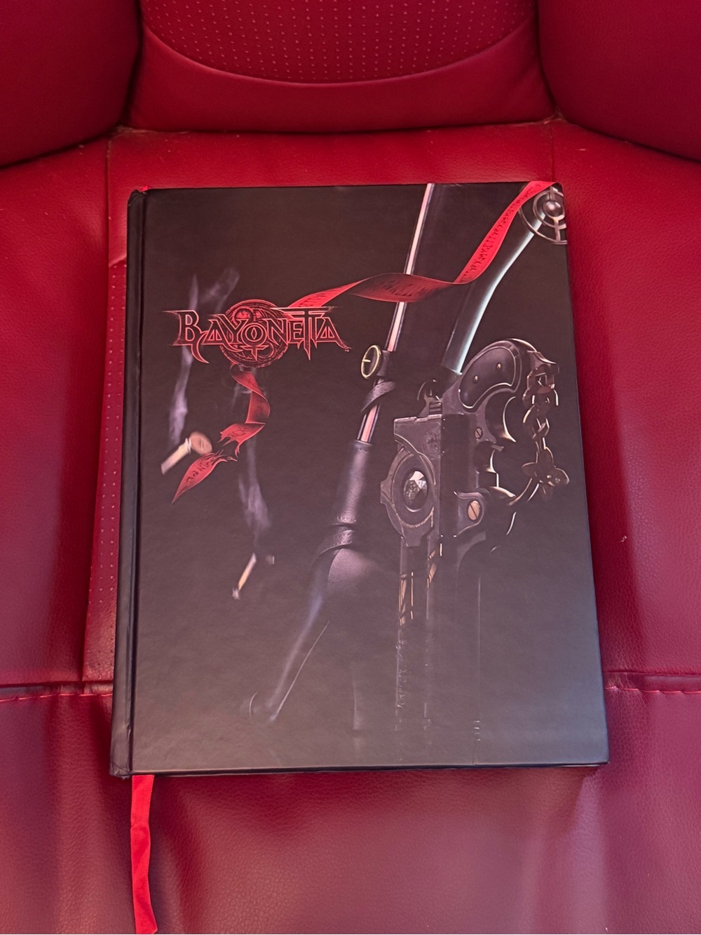 Bayonetta: Collector’s Edition Guide (Hardcover)